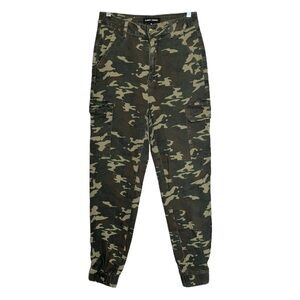 Almost Famous Camo Cargo Joggers Size M Green Cotton Classic Pants
